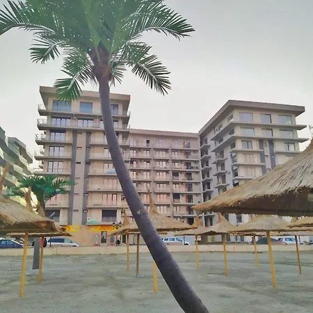 شقة Beach Flat And Studio. *