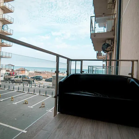 شقة Beach Flat And Studio.