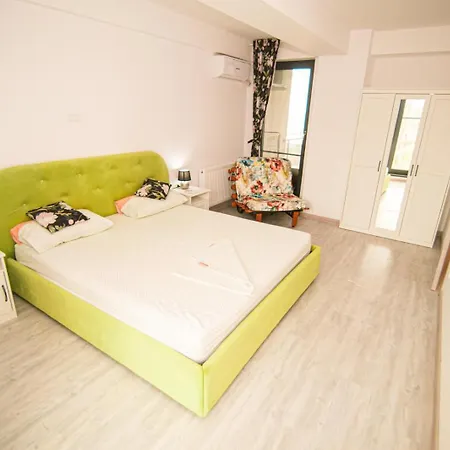 Beach Flat And Studio. Năvodari