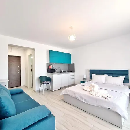 Beach Flat And Studio. *